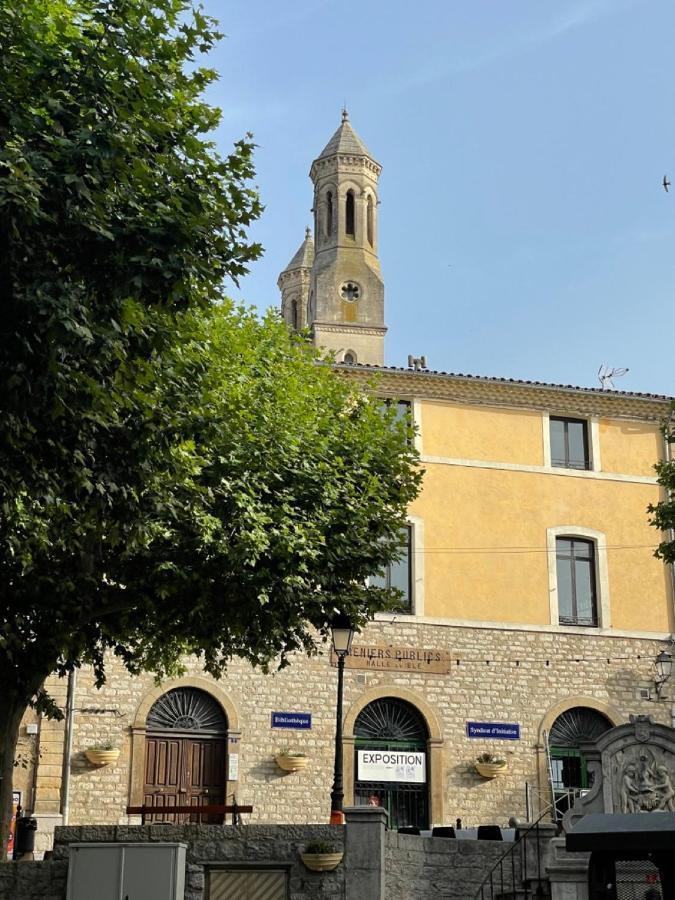 Location De Rians Appartement *